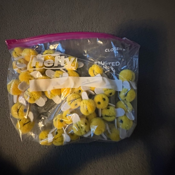 42 pc Yellow Bee Pom Pom Craft Embellishments - Picture 2 of 2